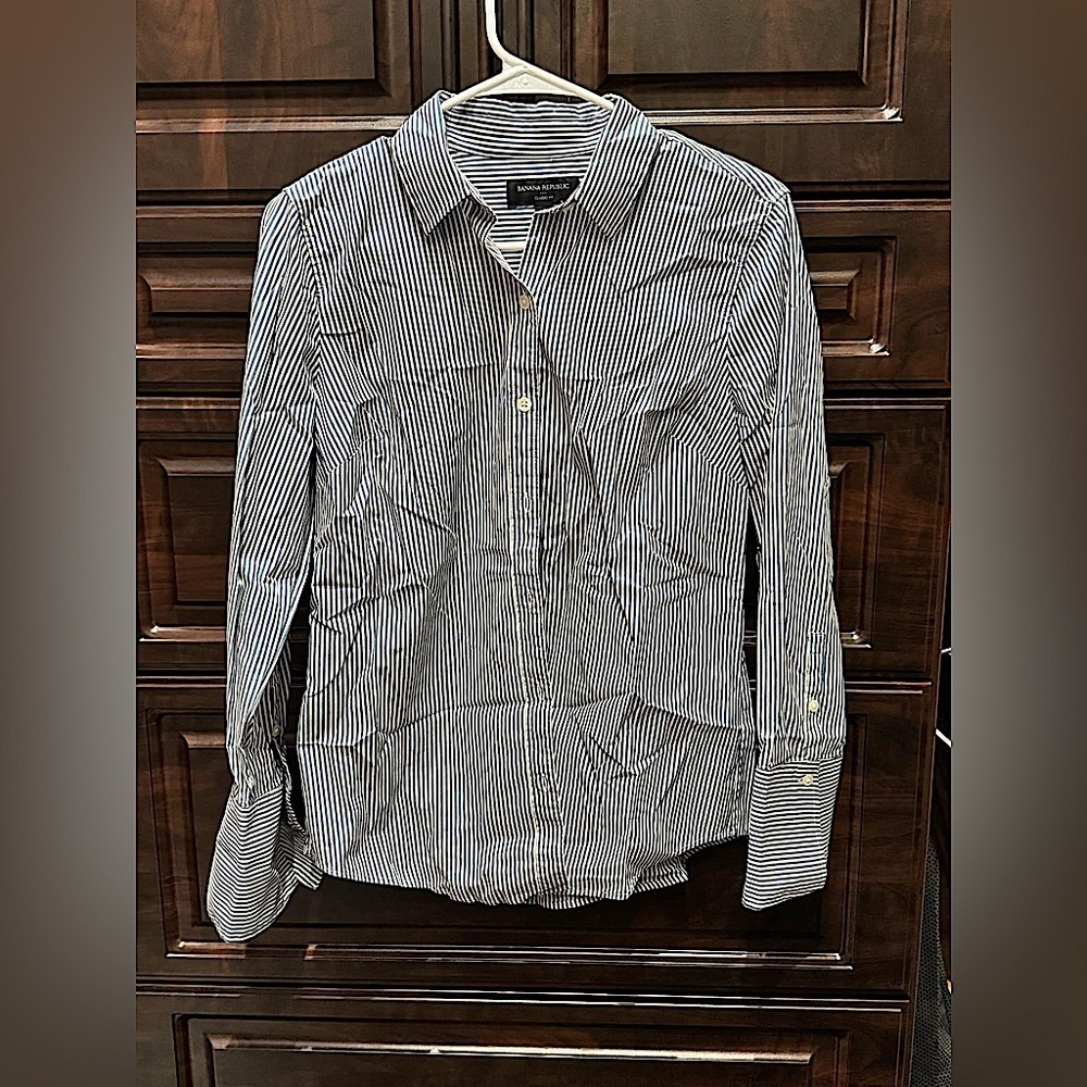 Banana Republic blue and White Striped Shirt SMALL